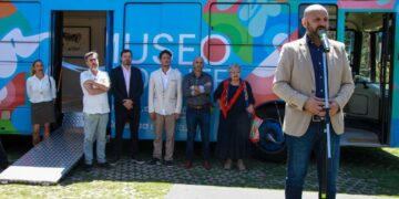Un colectivo recorre la provincia con distintas muestras de arte