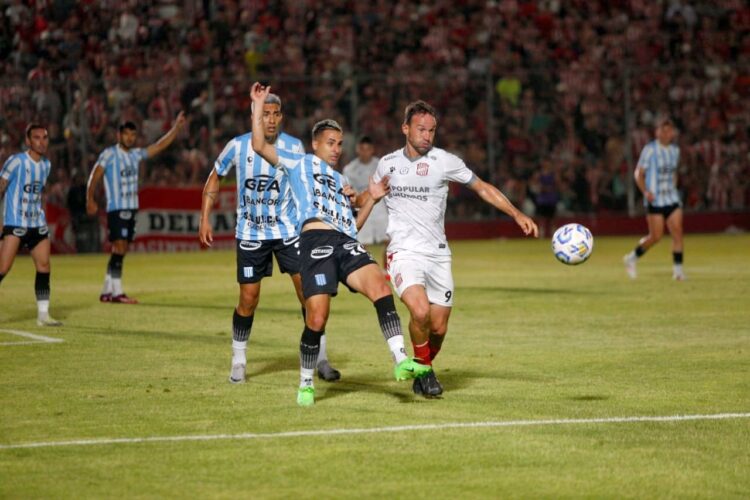 Racing empató en un final para el infarto