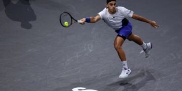 Cerúndolo cayó ante Tsitsipas y ya no quedan argentinos en París