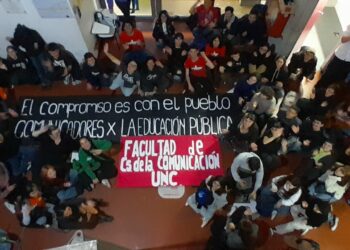 UNC: estudiantes y trabajadores movilizados