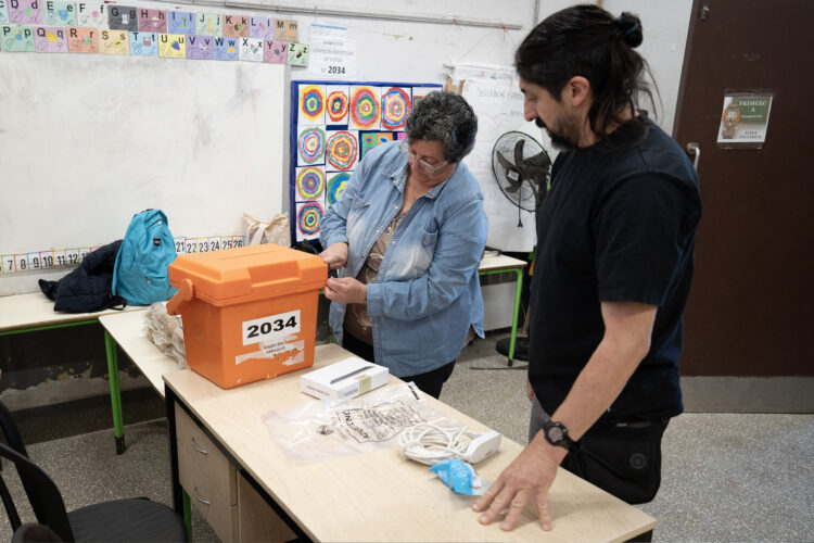 Cerraron los comicios en Uruguay y votó más del 88% del padrón Cerraron los comicios en Uruguay y votó más del 88% del padrón