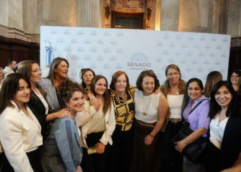 Vigo propone que sea delito enviar imágenes íntimas sin consentimiento