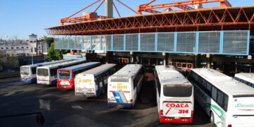 "Paraguas" Papal: Acuerdo por 45 días en el transporte interurbano Aoita se sumó al paro de transporte y este miércoles no habrá interurbanos en Córdoba