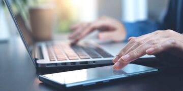 El 54% de los docentes universitarios ya usa Inteligencia Artificial para el diseño de propuestas