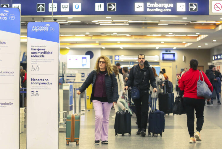 "Aerolíneas Friday".