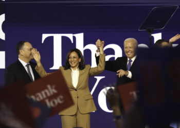 Aliados de Harris responsabilizan a Biden por la derrota: «Hubiera renunciado en enero»