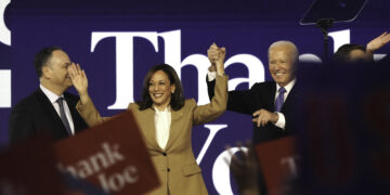 Aliados de Harris responsabilizan a Biden por la derrota: «Hubiera renunciado en enero»