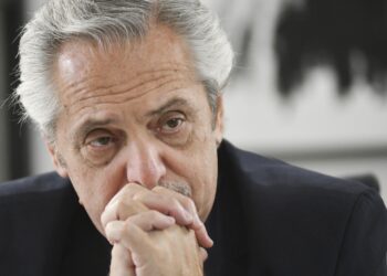 El juez rechazó el planteo de nulidad y Alberto Fernández deberá declarar el miércoles