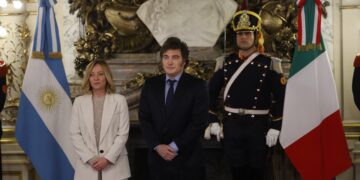 Ante Meloni, Milei propuso consolidar «una alianza de naciones libres contra la tiranía y la miseria»