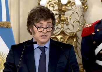 Milei anunció que prohibirá el traslado de presos por cuestiones de género