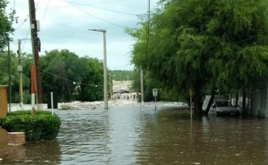 La crecida del río Anisacate aisló a la comunidad de Villa Los Aromos