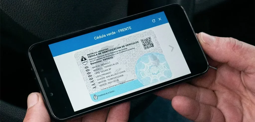 La nueva "cédula azul" digital: cómo autorizar por celular a que un tercero maneje nuestro auto