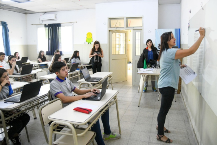 Extienden las preinscripciones escolares para ingresantes: hasta cuándo hay tiempo