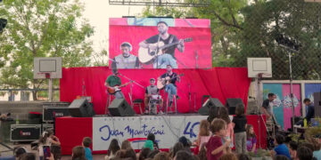 La Escuela Nueva Juan Mantovani cumplió 40 años y presentó la “canción oficial del manto”