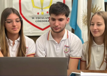 Estudiantes de Wenceslao Escalante fueron premiados por la creación de un snack saludable