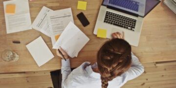 Crisis y reconfiguración laboral: el empleo autónomo crece ante la caída del trabajo formal