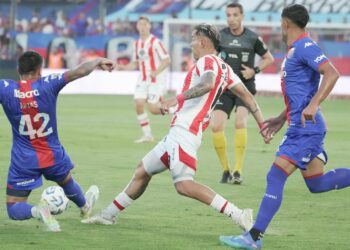 En un flojo partido, Instituto igualó sin goles ante Tigre
