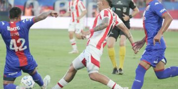 En un flojo partido, Instituto igualó sin goles ante Tigre