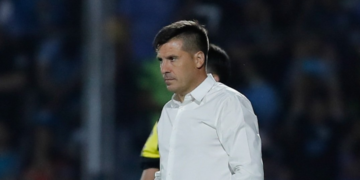 Juan Cruz Real dejó de ser el DT de Belgrano
