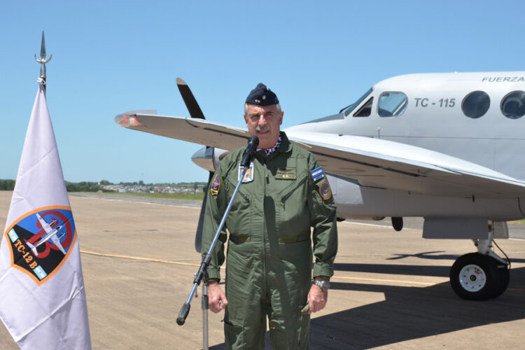 Petri relevó al cordobés Fernando Mengo como jefe de la Fuerza Aérea