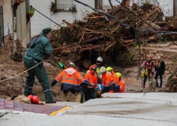 Trágicas inundaciones en Valencia: aumenta el número de muertos y siguen buscando a desaparecidos