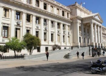 Una abogada murió tras descompensarse y caer por las escaleras en Tribunales