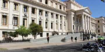 Una abogada murió tras descompensarse y caer por las escaleras en Tribunales