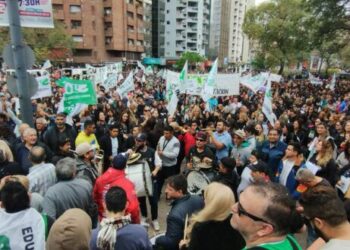 Jornada de protestas del Suoem por las paritarias en 15 puntos de la ciudad