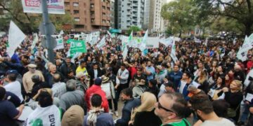 Jornada de protestas del Suoem por las paritarias en 15 puntos de la ciudad
