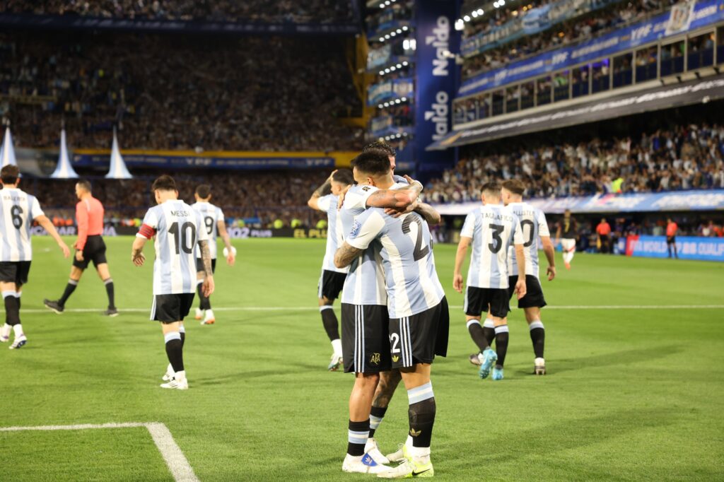 Con un golazo de Lautaro Martínez, Argentina le ganó a Perú en La Bombonera