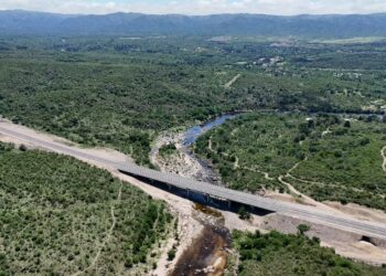 Llaryora calificó a la autovía de Punilla como una obra clave