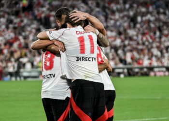 River goleó a Barracas Central y quiere seguir de cerca a los líderes