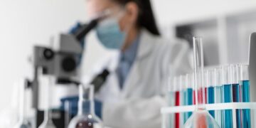 Fuga de cerebros: decenas de científicos evalúan irse del país