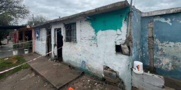 Un niño murió al derrumbarse parte del techo de su vivienda