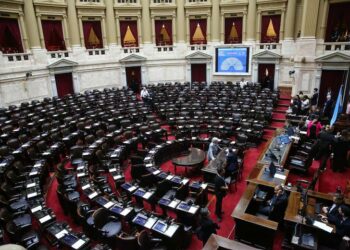 El Gobierno logró frustrar la embestida opositora a los DNU