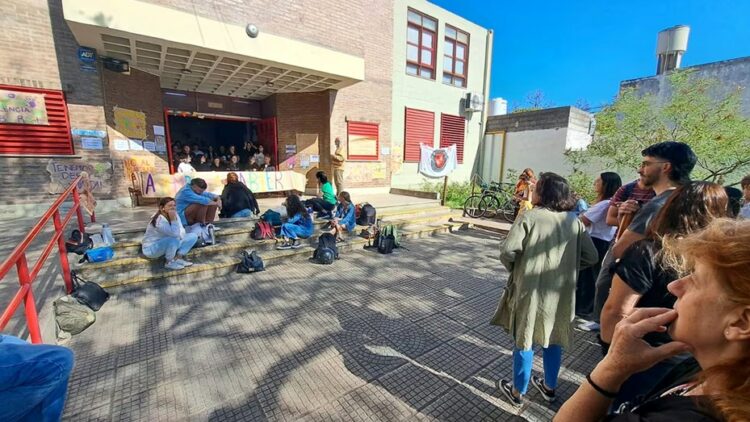 Los estudiantes levantaron la toma en la escuela San José