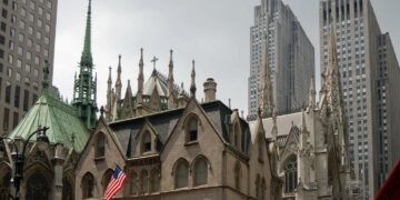 St. Patrick’s Dagger / La daga de San Patricio