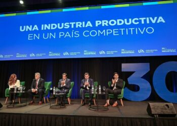 Llaryora ratificó la «importancia estratégica de la obra pública»