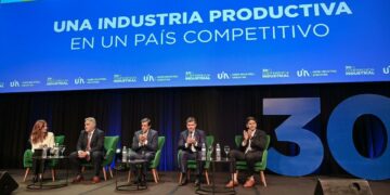 Llaryora ratificó la «importancia estratégica de la obra pública»