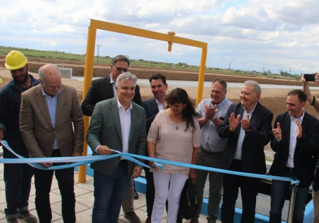 Llaryora inauguró un acueducto ganadero para potenciar la producción