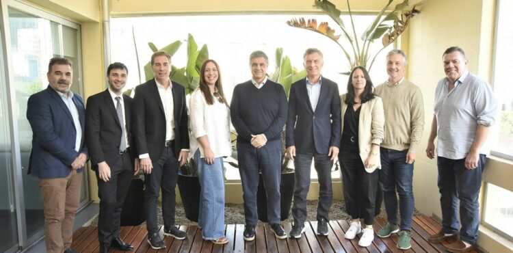 Macri reunió a su tropa en Capital Federal para definir la posición del partido.