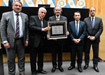 Maqueda fue homenajeado en la Legislatura por su trabajo