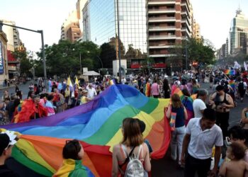 La Marcha del Orgullo colmó de color y fiesta el centro de la ciudad