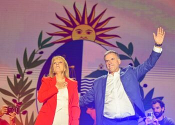 Orsi se impuso en el ballottage y será presidente de Uruguay