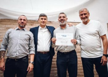 Passerini entregó fondos a 29 centros vecinales de la ciudad