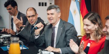 Passerini cuestionó el «plan de ajuste» nacional