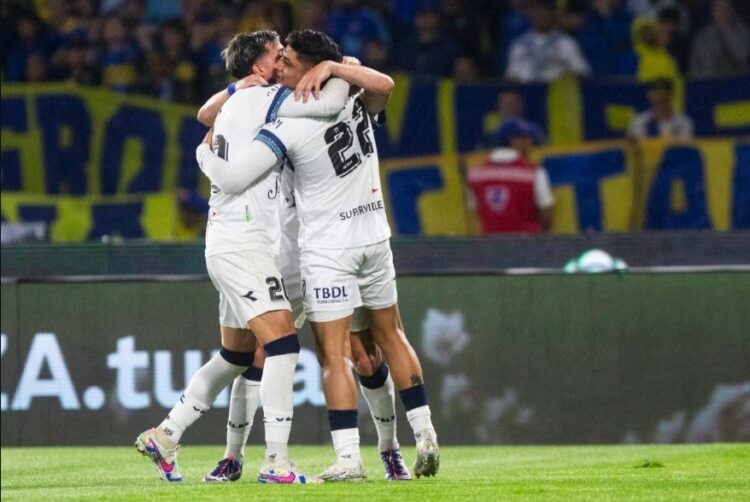 Con una lluvia de goles, Vélez eliminó a Boca y es finalista