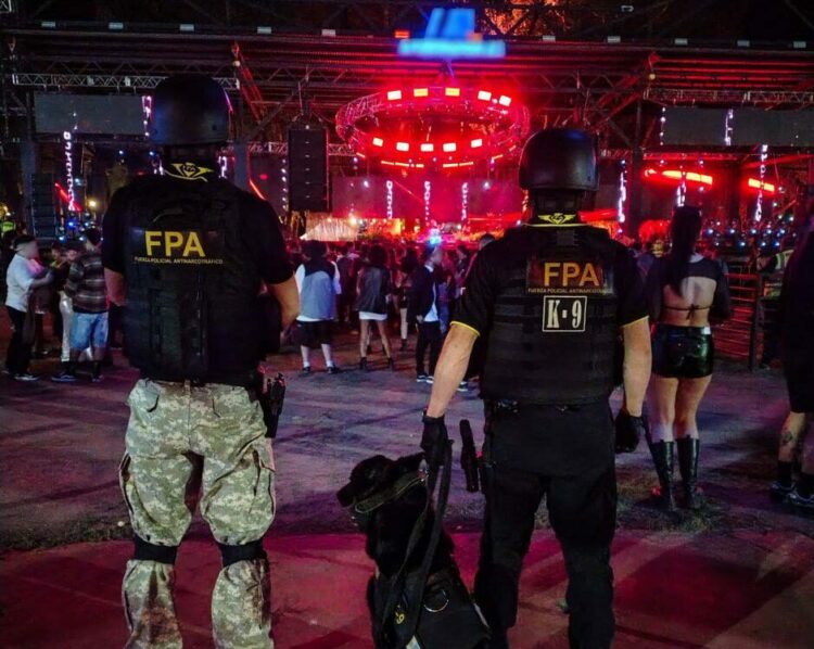 Operativo preventivo durante una fiesta electrónica en la localidad de San Roque.