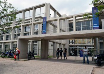 Más de 50 personas intoxicadas tras un evento académico de la UNC