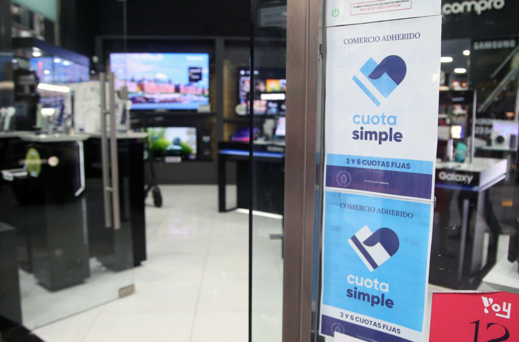 Extienden el programa Cuota Simple con cambios en plazos, tasas y comercios